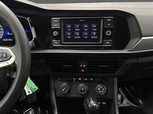 Used 2022 Volkswagen Jetta S image 7