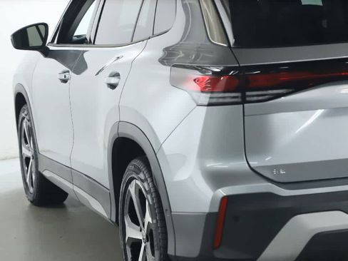 Certified 2025 Volkswagen Tiguan SE image 40