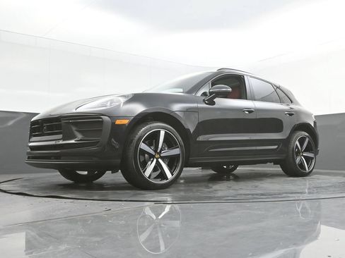 New 2026 Porsche Macan AWD/4WD image 27