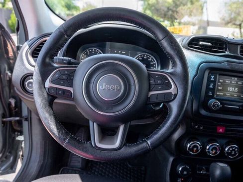 Used 2017 Jeep Renegade Latitude w/ Cold Weather Group AWD/4WD image 11