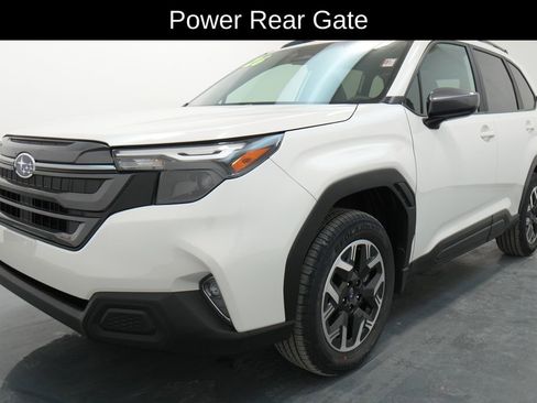 Used 2026 Subaru Forester Premium image 3