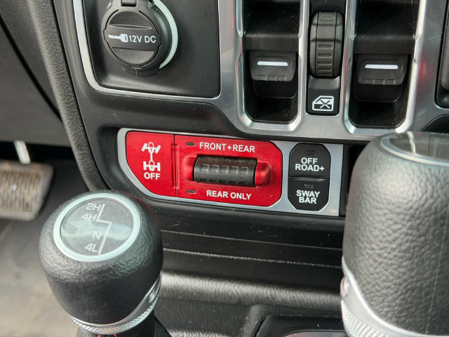 Used 2023 Jeep Gladiator Rubicon AWD/4WD image 19