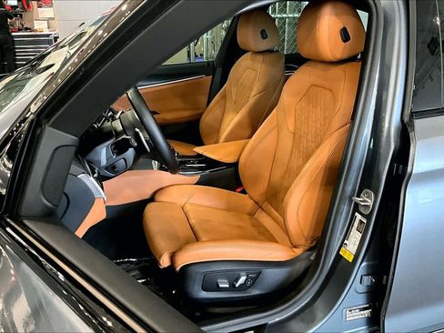 Used 2022 BMW 530i w/ M Sport Package RWD image 8