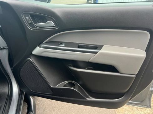 Used 2018 Chevrolet Colorado LT w/ LT Convenience Package AWD/4WD image 9