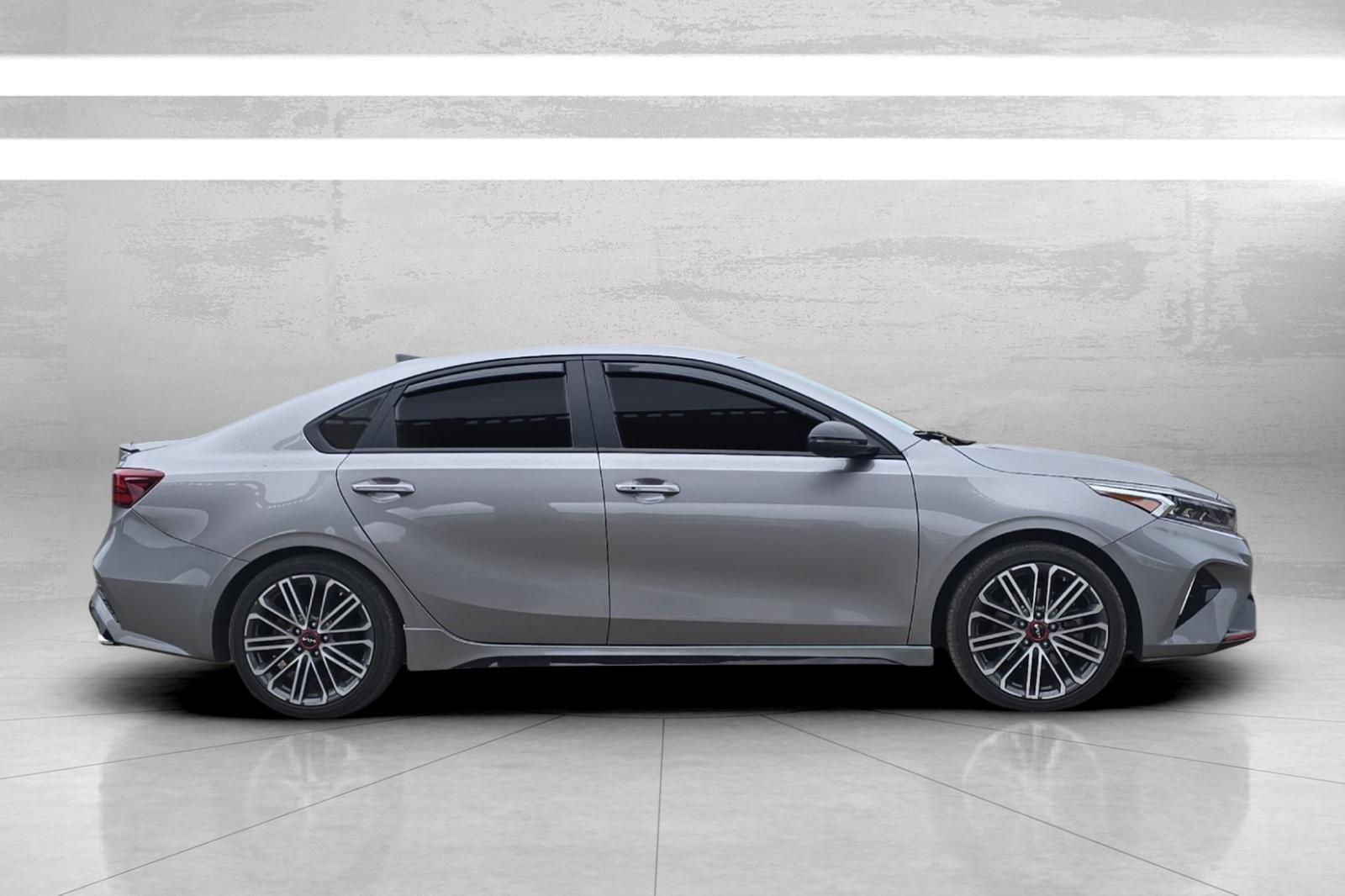 Used 2023 Kia Forte GT FWD image 3