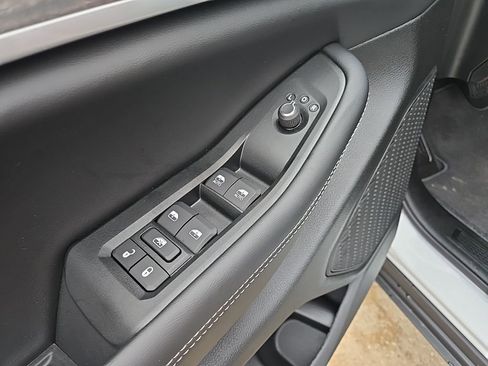 New 2026 Jeep Grand Cherokee Altitude AWD/4WD image 31