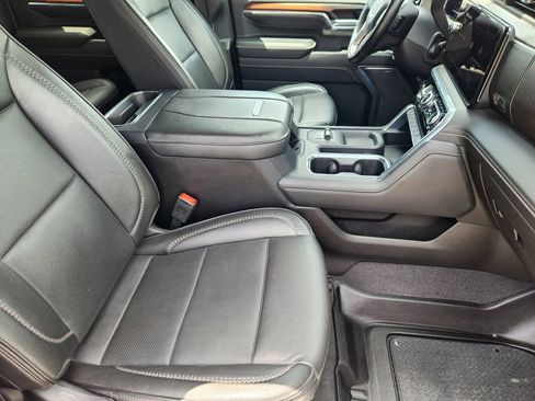 Used 2024 GMC Sierra 2500 Denali w/ Denali Reserve Package image 13