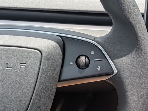 Used 2026 Tesla Model Y AWD image 26