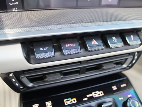 Certified 2021 Porsche 911 Carrera image 27