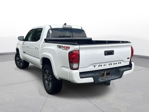 Used 2019 Toyota Tacoma TRD Sport AWD/4WD image 8