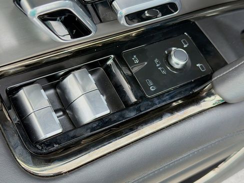 Used 2025 Land Rover Range Rover Sport Dynamic SE image 24