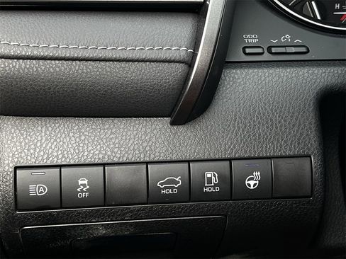 Used 2021 Toyota Camry SE w/ Cold Weather Package image 20