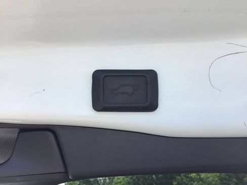 Used 2019 Toyota RAV4 XLE w/ Convenience Package AWD/4WD image 48