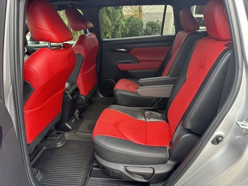 Certified 2023 Toyota Highlander XSE image 32