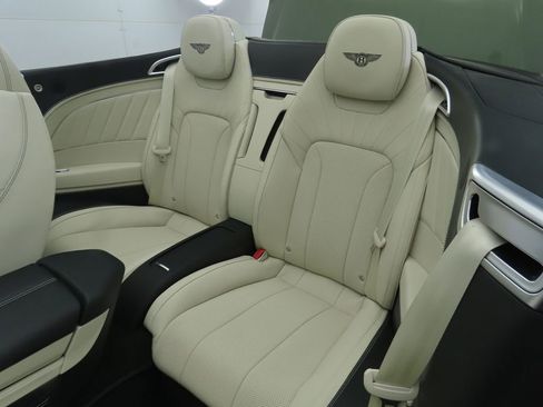 Used 2024 Bentley Continental GT image 29