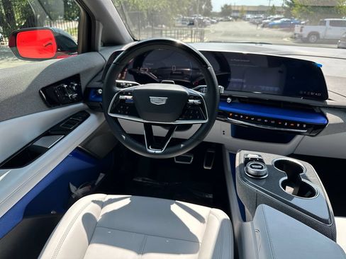 Certified 2025 Cadillac Optiq Sport 1 AWD/4WD image 31