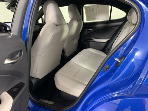 Used 2023 Lexus UX 250h AWD w/ Premium Package image 33