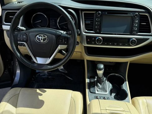Used 2015 Toyota Highlander Limited AWD/4WD image 17