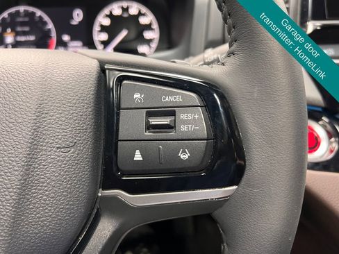 Used 2025 Honda Odyssey Touring image 10