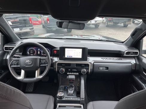 Used 2025 Toyota Tacoma TRD Off-Road image 31