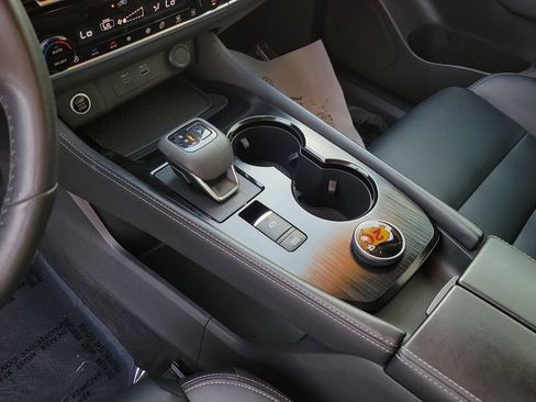 Used 2023 Nissan Rogue SL w/ SL Premium Package image 27