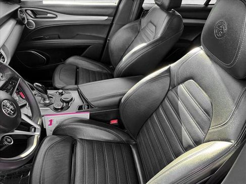 Used 2018 Alfa Romeo Stelvio Ti Sport AWD/4WD image 9