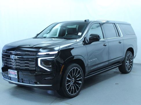 New 2026 Chevrolet Suburban High Country AWD/4WD image 15