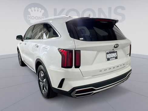 Used 2021 Kia Sorento EX image 4