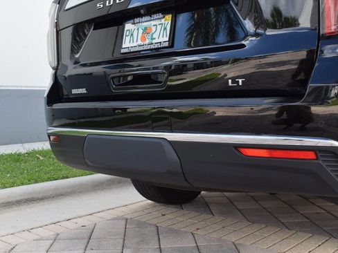 Used 2022 Chevrolet Suburban LT RWD image 20