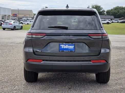 New 2026 Jeep Grand Cherokee Altitude RWD image 5