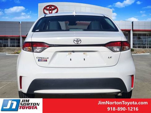 Used 2021 Toyota Corolla LE image 7