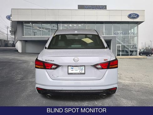 Used 2024 Nissan Altima 2.5 SR w/ SR Premium Package FWD image 5
