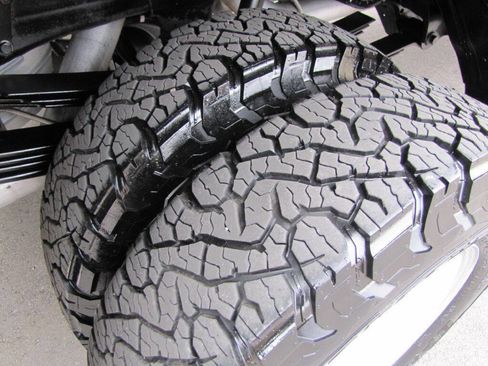 Used 2022 Chevrolet Silverado 3500 LTZ w/ LTZ Convenience Package image 33