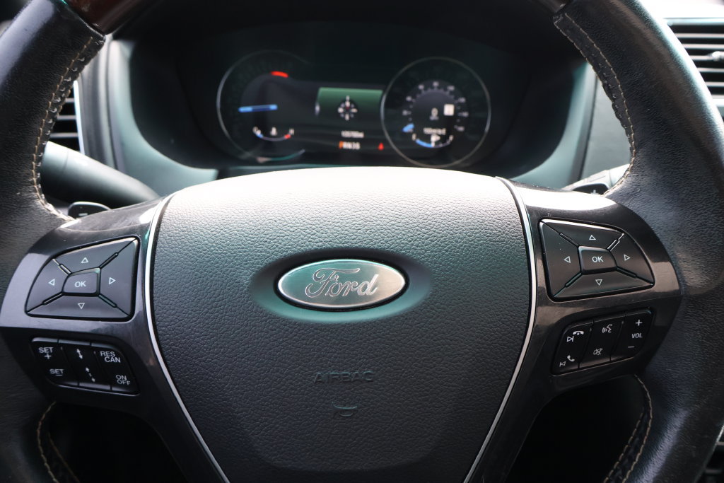 Used 2016 Ford Explorer Platinum AWD/4WD image 17