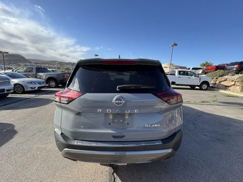 Used 2023 Nissan Rogue SL w/ SL Premium Package image 4