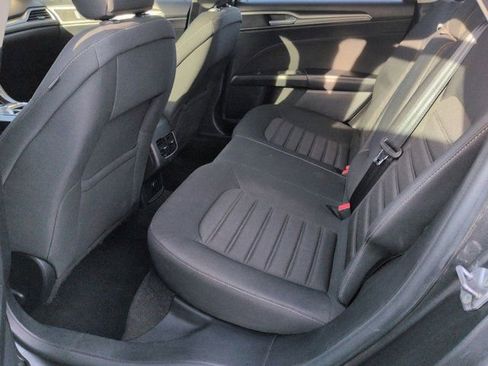 Used 2019 Ford Fusion SE FWD image 17