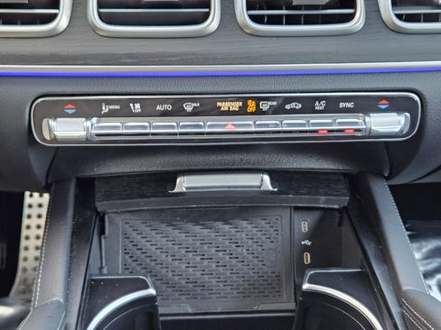 Certified 2025 Mercedes-Benz GLS 450 4MATIC image 19