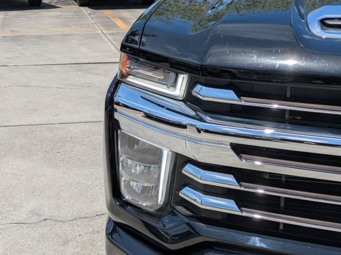 Used 2023 Chevrolet Silverado 2500 High Country AWD/4WD image 9