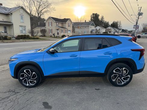 Used 2024 Chevrolet Trax RS w/ Driver Confidence Package image 13