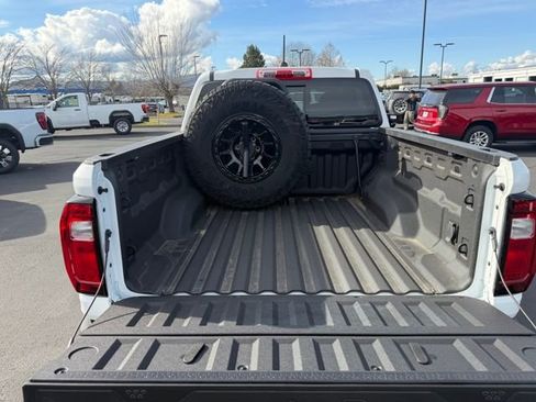 New 2025 GMC Canyon AT4 w/ AT4X AEV Edition image 9