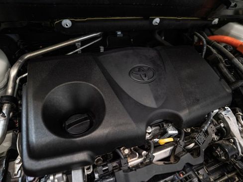 Used 2021 Toyota Venza XLE w/ Softex Package image 39