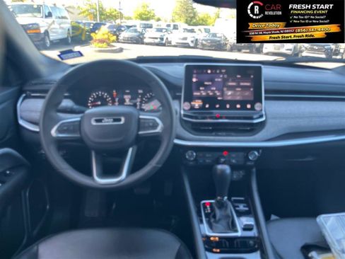 Used 2024 Jeep Compass Latitude AWD/4WD image 32