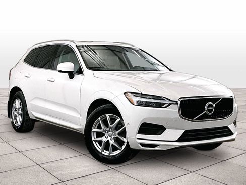 Used 2019 Volvo XC60 T5 Momentum w/ Multimedia Package AWD/4WD image 2