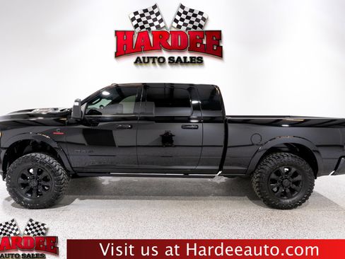 Used 2024 RAM 2500 Limited AWD/4WD image 1