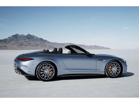 New 2026 Mercedes-Benz SL 63 AMG S e Performance 4MATIC image 16