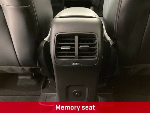 Used 2024 Ford Escape Platinum image 17