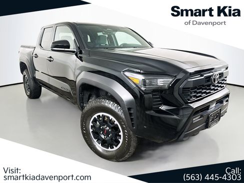 Used 2025 Toyota Tacoma TRD Off-Road image 1