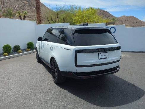 Used 2025 Land Rover Range Rover SE AWD/4WD image 7