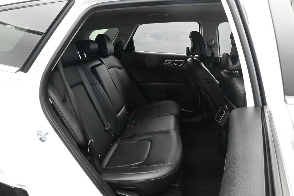 Used 2026 Kia Sportage EX FWD image 40