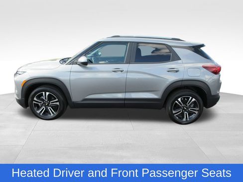 Certified 2026 Chevrolet TrailBlazer LT w/ LT Cold Weather Package FWD image 2